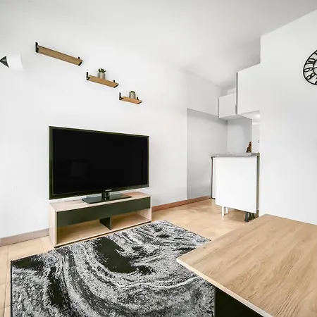 T2 Avec Parking Et Terrasse à St Raphael * Saint-Raphaël