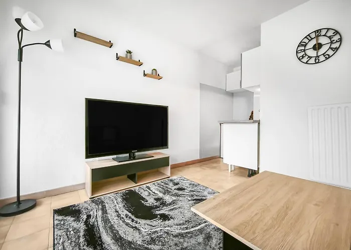 T2 Avec Parking Et Terrasse à St Raphael * Saint-Raphaël