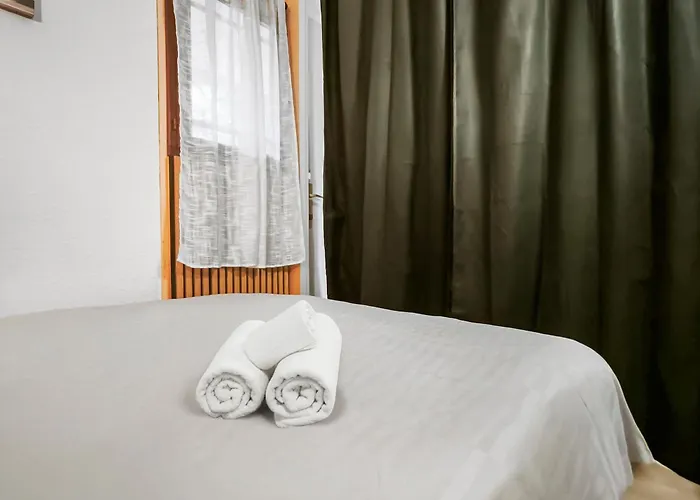 T2 Avec Parking Et Terrasse à St Raphael Appartement *