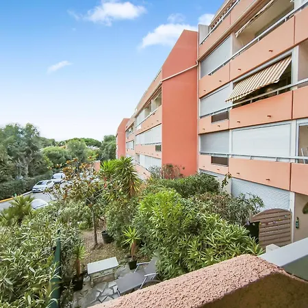 T2 Avec Parking Et Terrasse A St Raphael 公寓