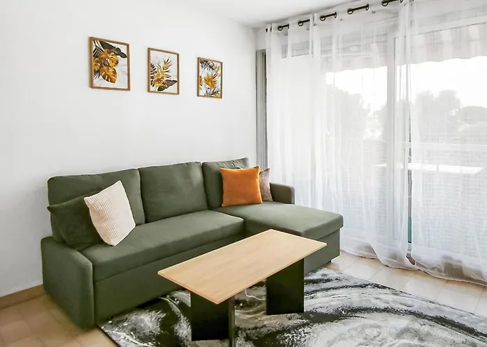 T2 Avec Parking Et Terrasse A St Raphael * Saint-Raphaël